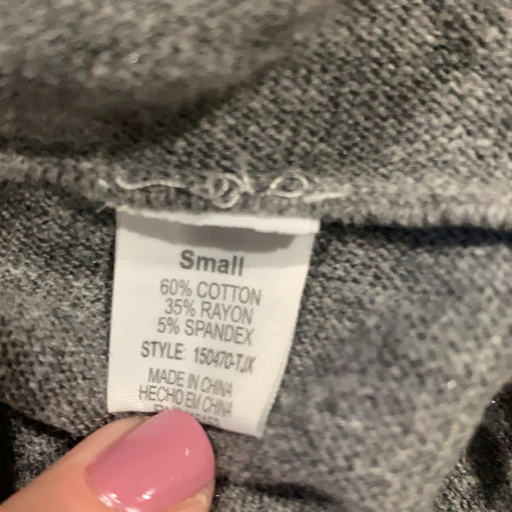 POOF SWEATER - Picture 7 of 7